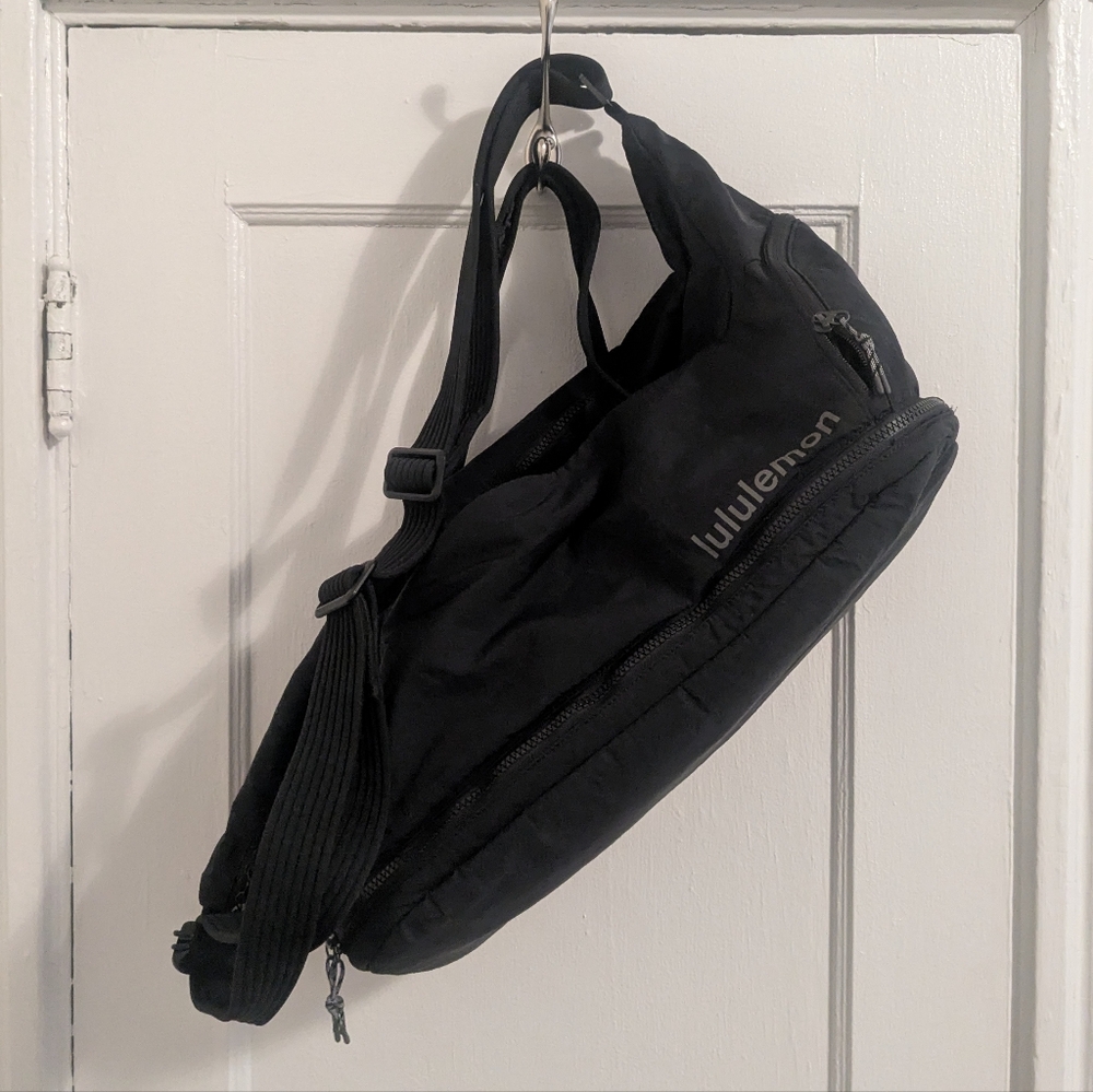 Lululemon 3-in-1 Gym Duffle Bag - Picture 2 of 6